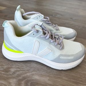 VEJA Impala Mesh Sneakers Women's size US 6 (fits like size 6.5) Frost Cream